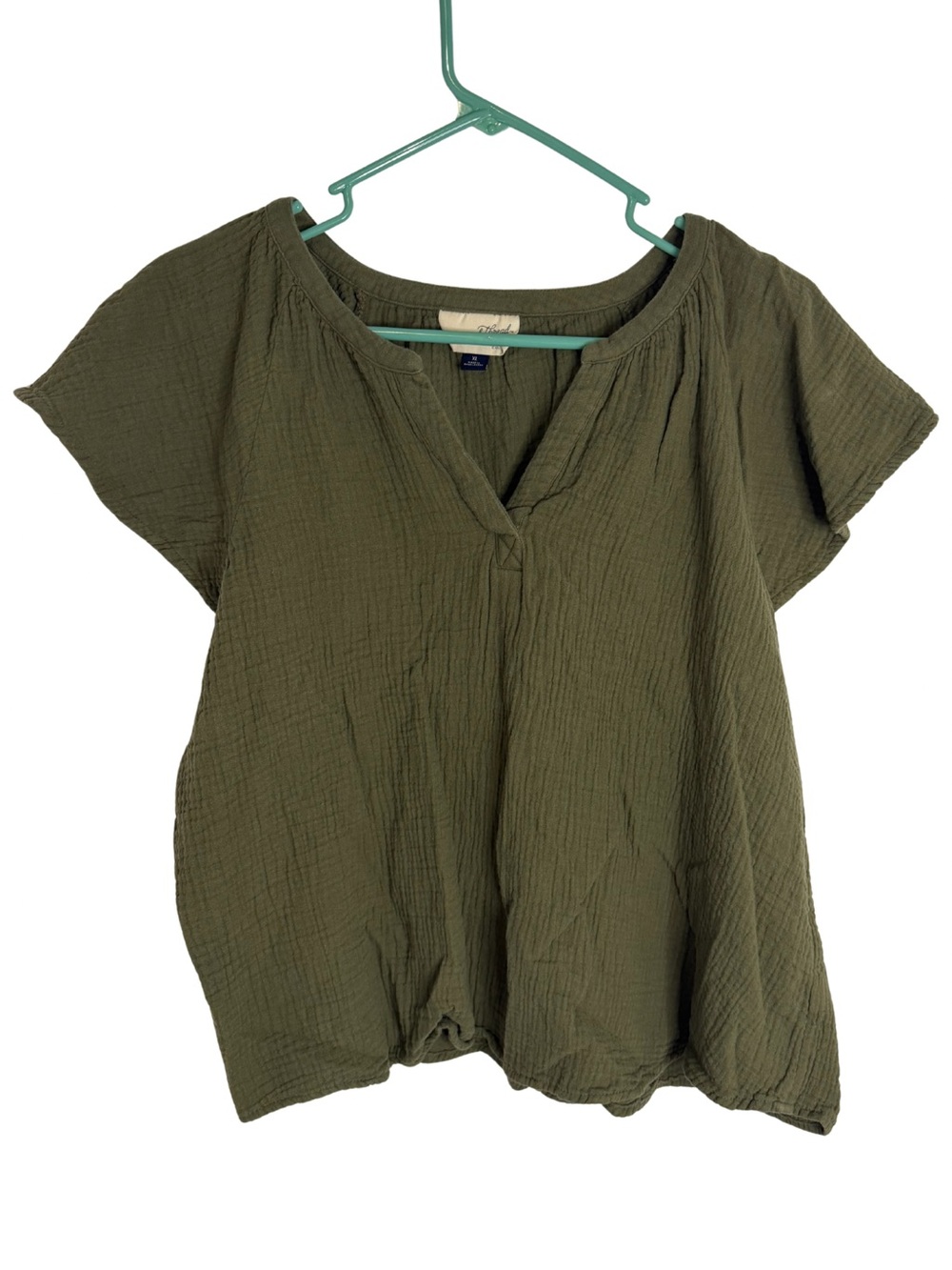 3/$20 Universal Thread Olive Green Textured V-Neck Short Sleeve Short Top - Picture 1 of 4